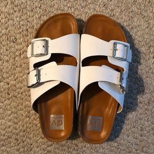 Dolce Vita (DV) Carther Slide Sandal